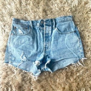 Women’s Size 27 Levi’s 501 denim shorts.